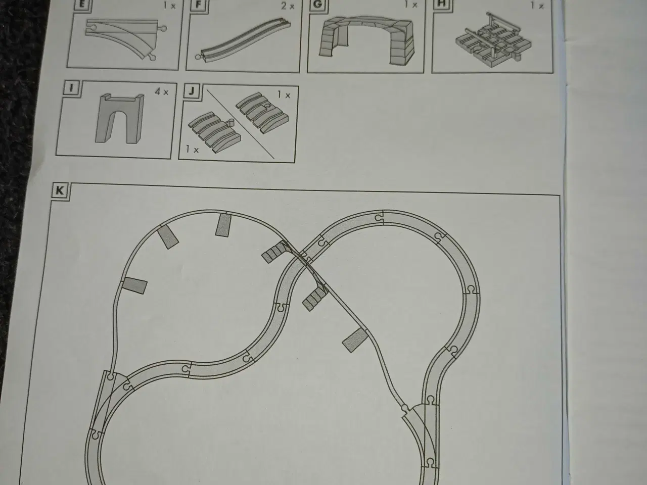 Billede 2 - Togbane med to elektriske tog