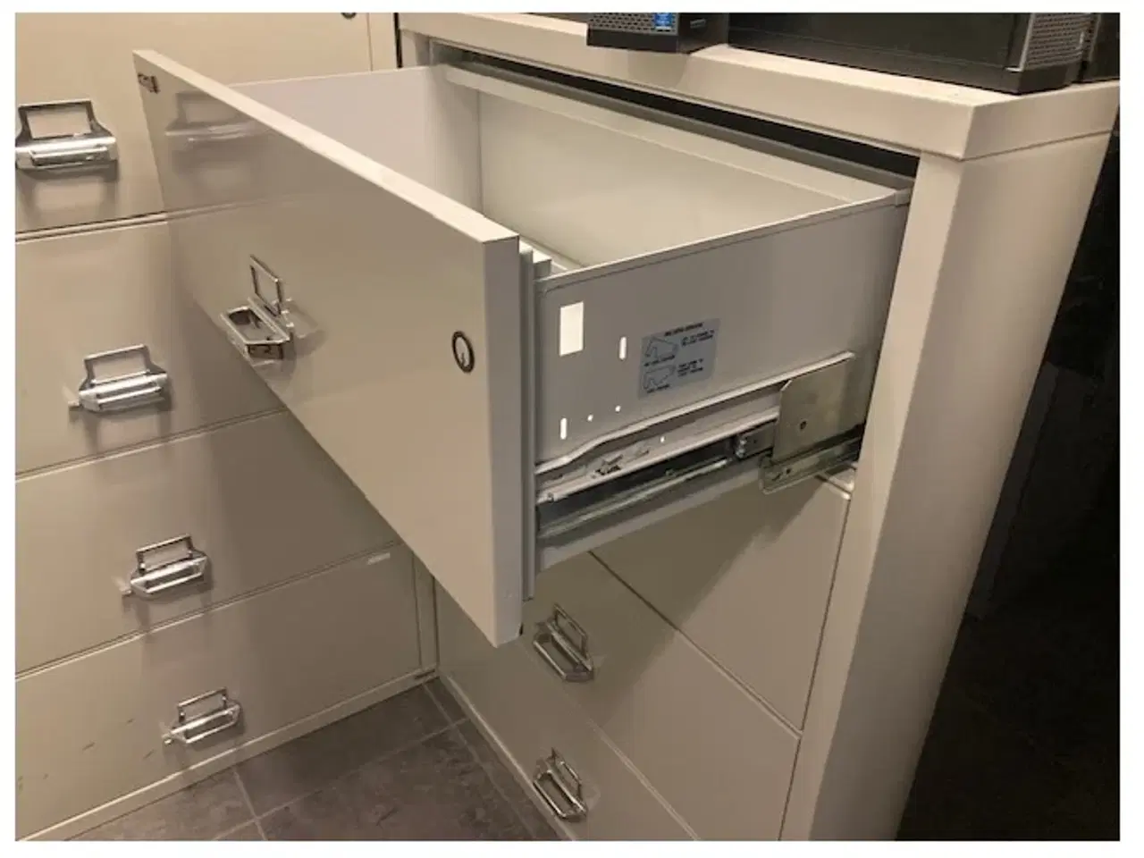 Billede 3 - Ref: Arkivskab lille