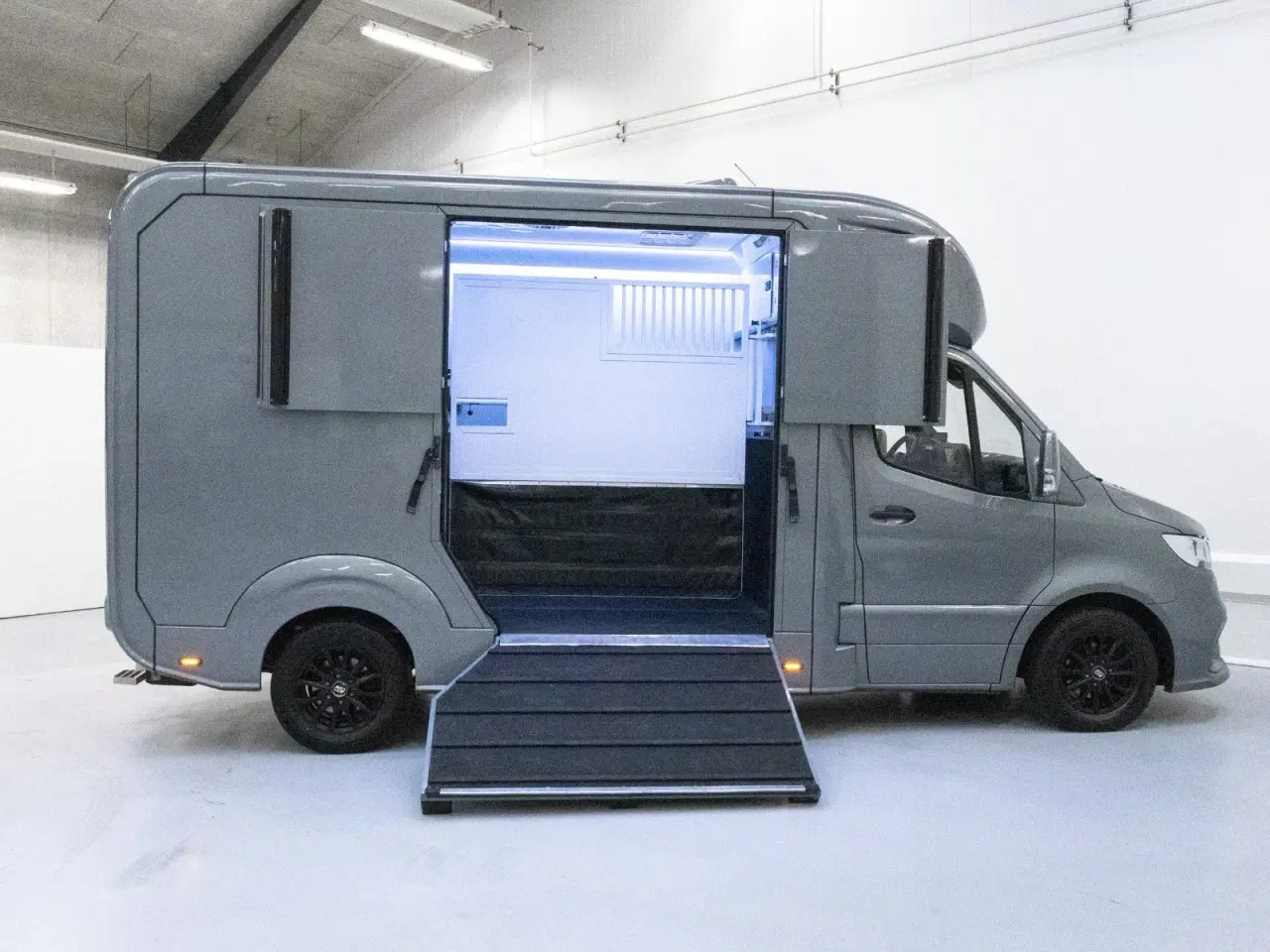 Billede 2 - Mercedes Sprinter 315 2,0 CDi A2 Hestetransport aut. FWD