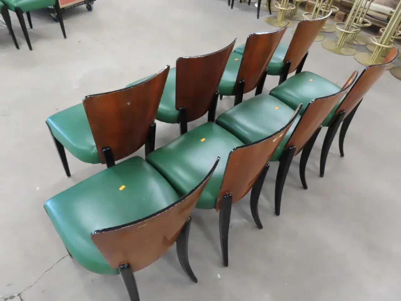 Billede 6 - 8 stk. Stole med træryg og grøn læder