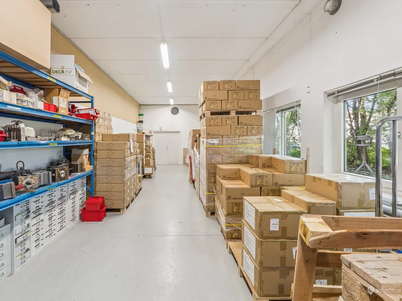 Billede 2 - Regulært lager og kontor på 296 m² - Egen indgang og fleksible indretningsmuligheder