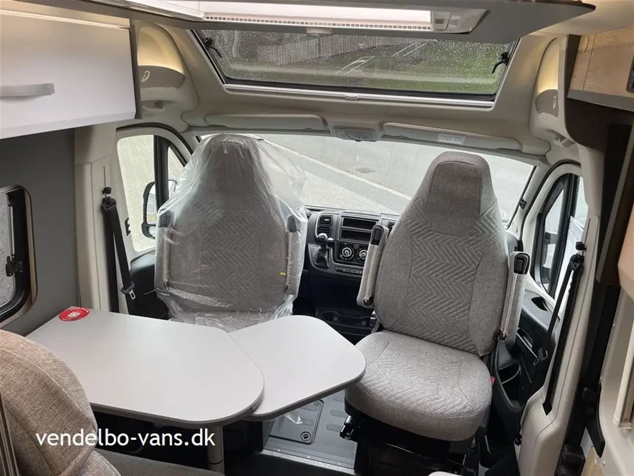 Billede 22 - 2024 - Dethleffs Globetrail CVD 600 ER Advantage   Korteste model med enkeltsenge - årets CamperVan 2024