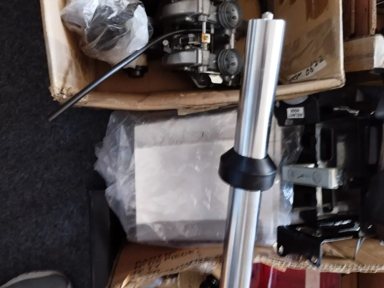 Billede 5 - Dele til Kawasaki Z 400J. årgang 1982, ( se %) 