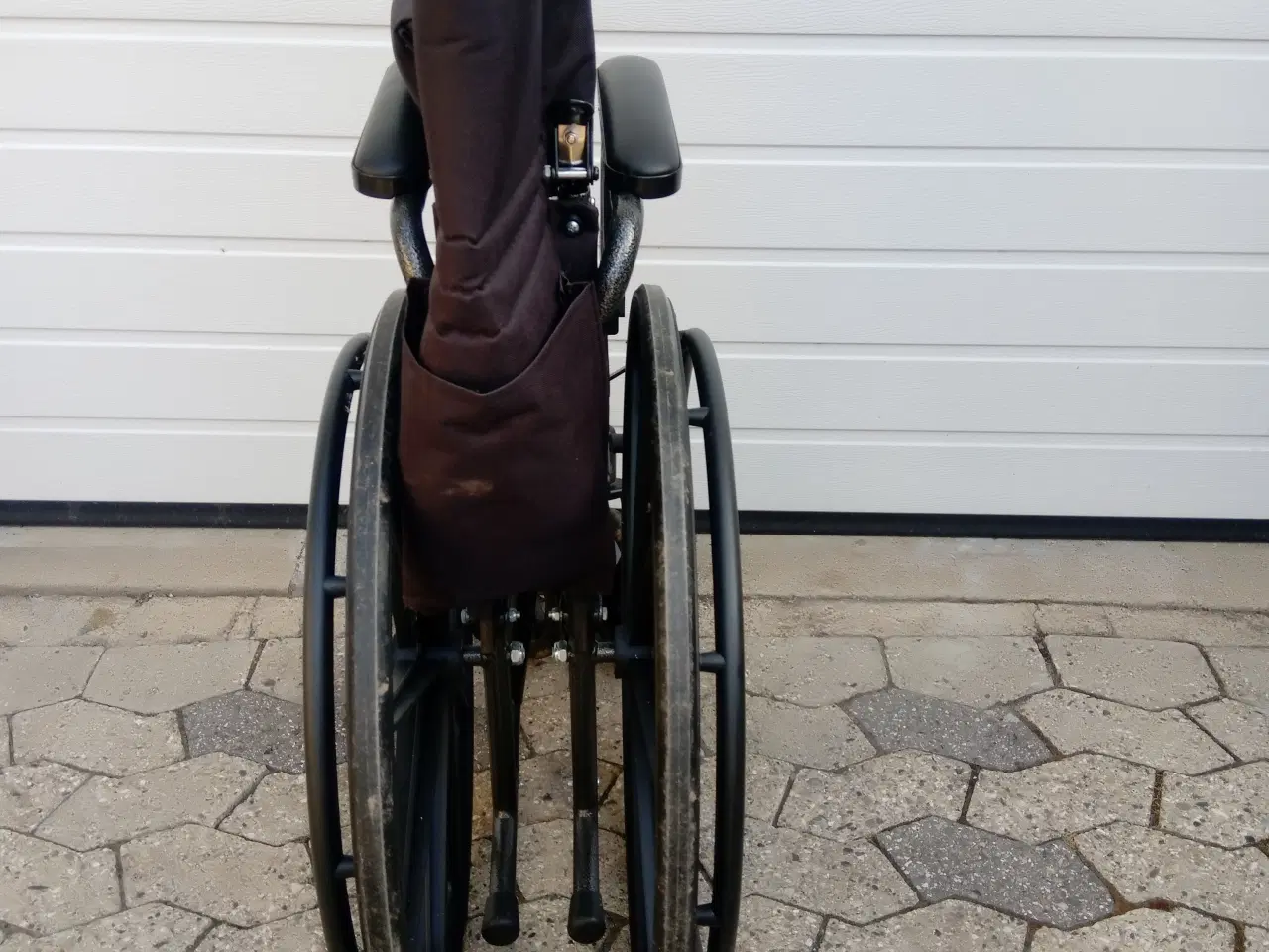 Billede 3 - Kørestol som er sammenklappelig, belastning 110 kg