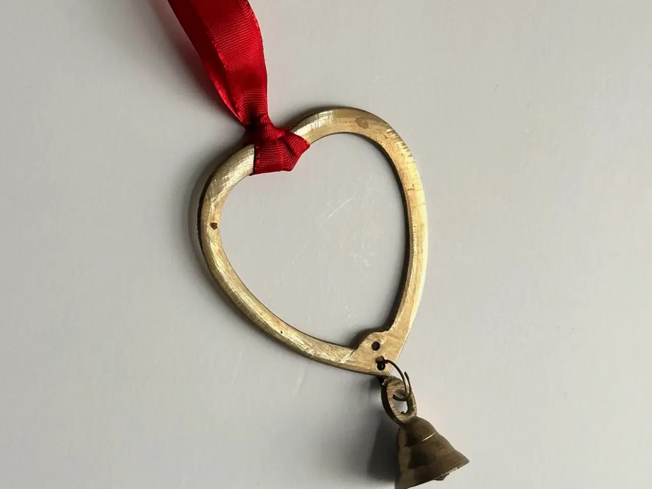 Billede 3 - Messinghjerte m klokke