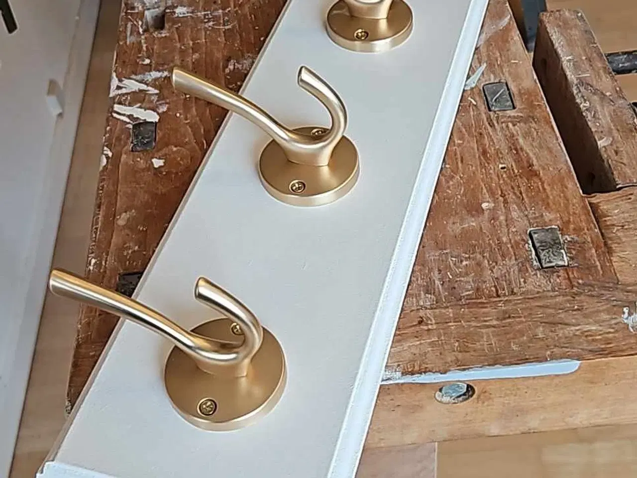 Billede 2 - Knagerække fræset, Lavet på eget værksted. Insta v