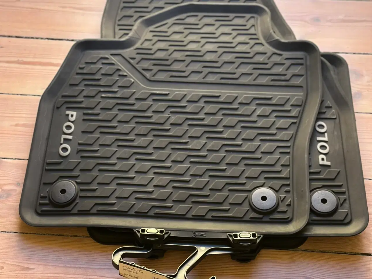 Billede 2 - Helt nye originale gummimåttesæt til Polo VW