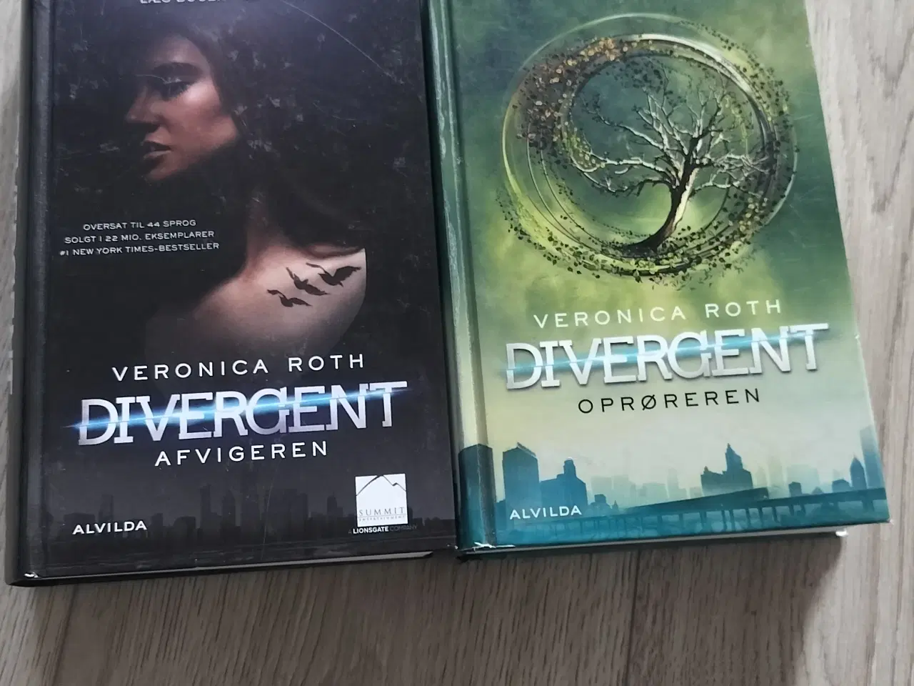 Billede 1 - Divergent af Veronica Roth 