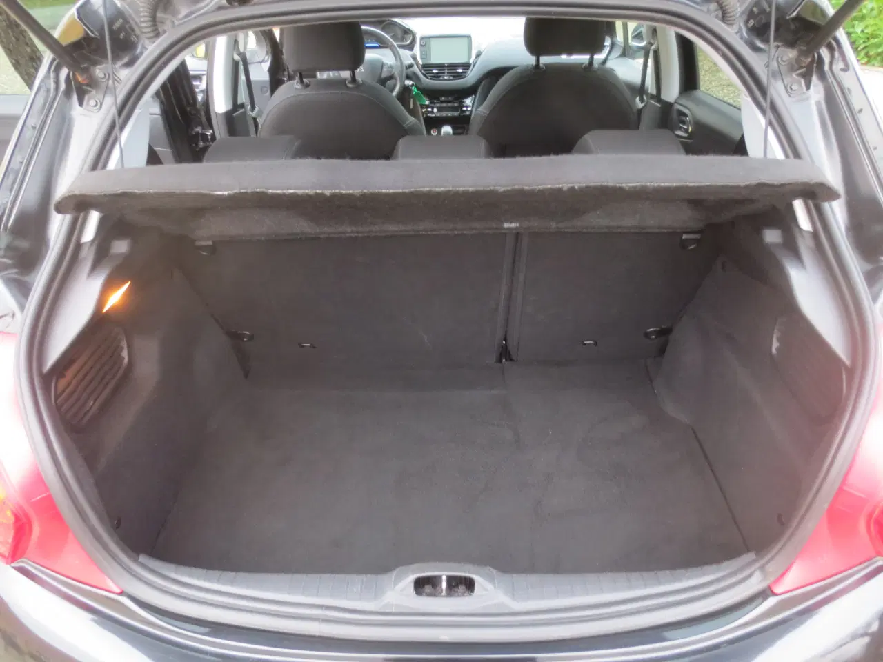 Billede 11 - Meget fin Peugeot 208 1.2 i År 2015.