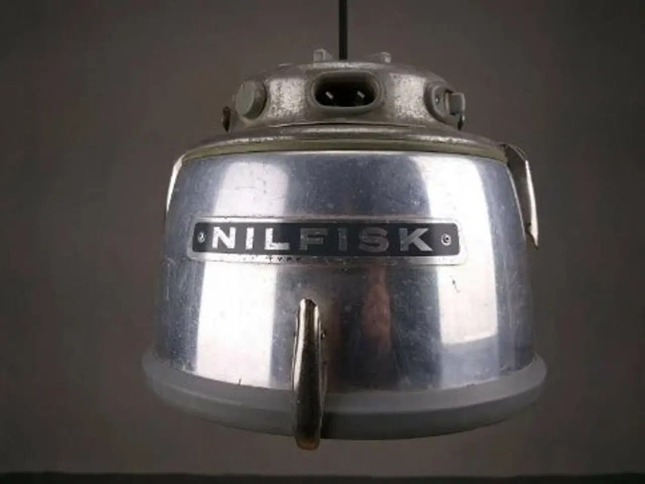 Billede 1 - Flot retro Nilfisk lampe. Ny stofledning