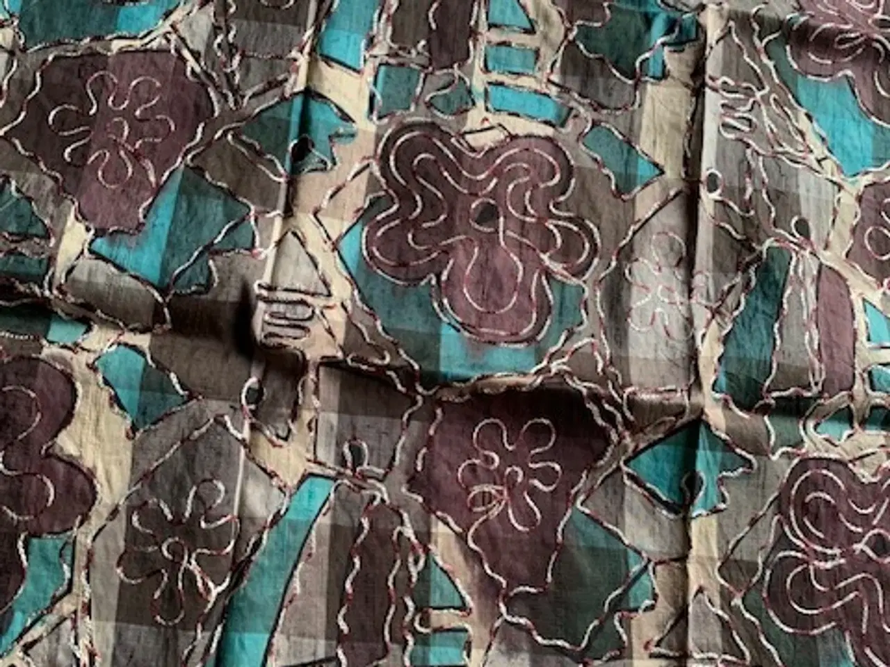 Billede 3 - Thaisilke i mørk bordeaux, turkis, brun og broderi