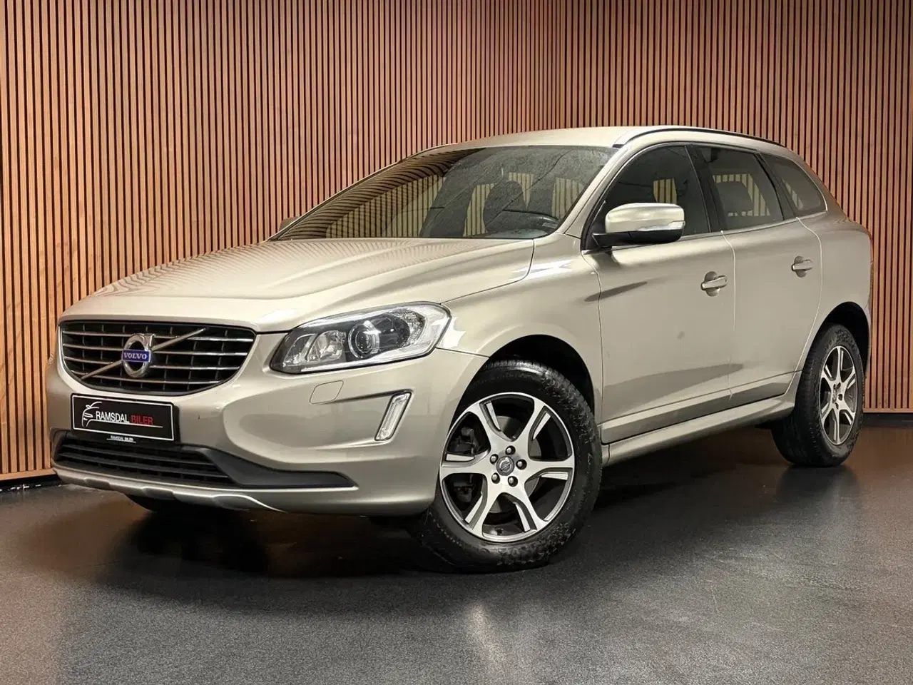 Billede 1 - Volvo XC60 2,0 D4 181 Momentum aut.