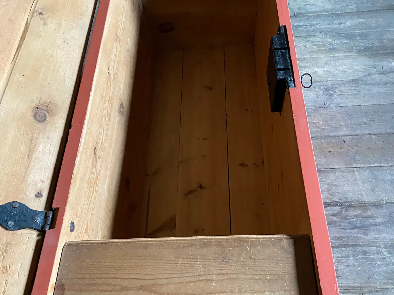 Billede 8 - Fin velholdt kiste 
