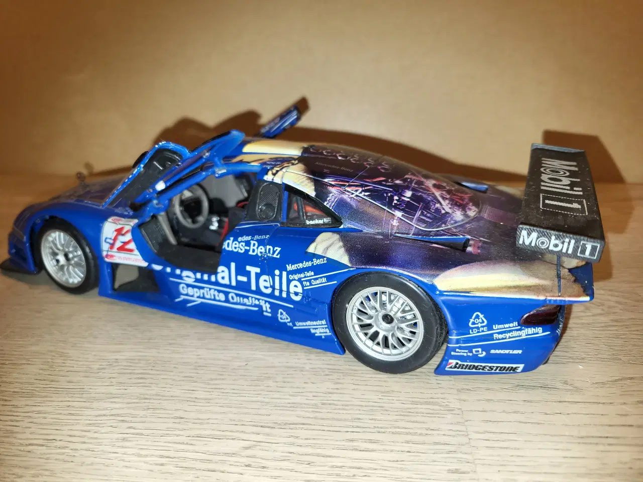 Billede 5 - Modelbil. Mercedes Benz CLK-GTR (1998) Skala 1/18.