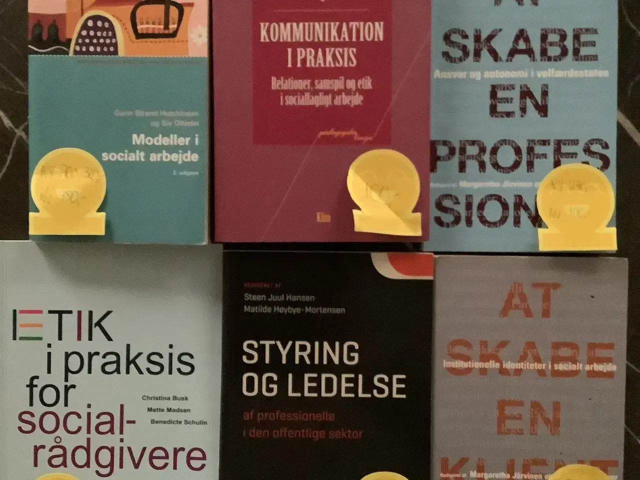 Billede 1 - Bøger til socialrådgiveruddannelsen 
