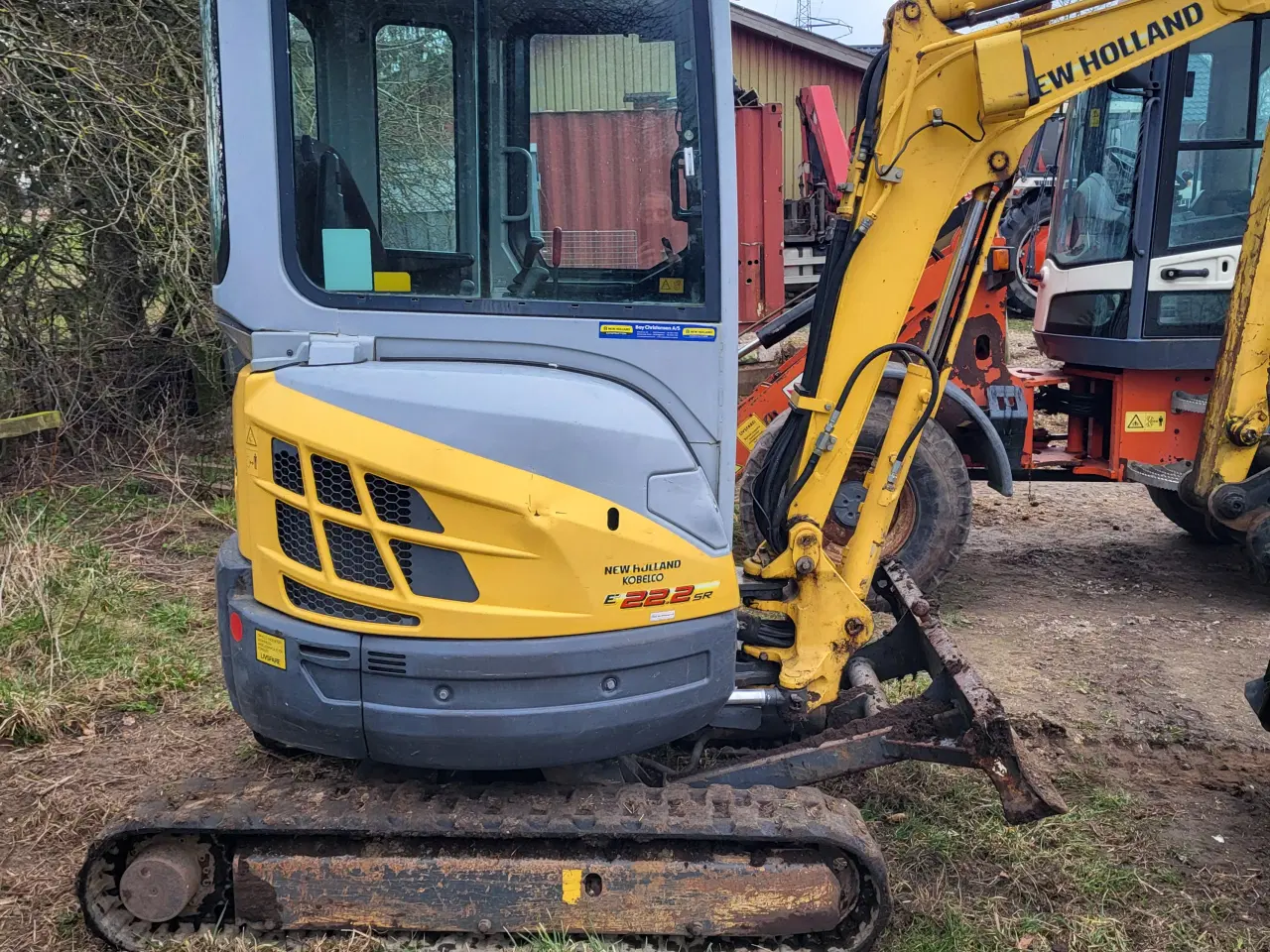 Billede 2 - New Holland minigraver, kan køres på trailer.