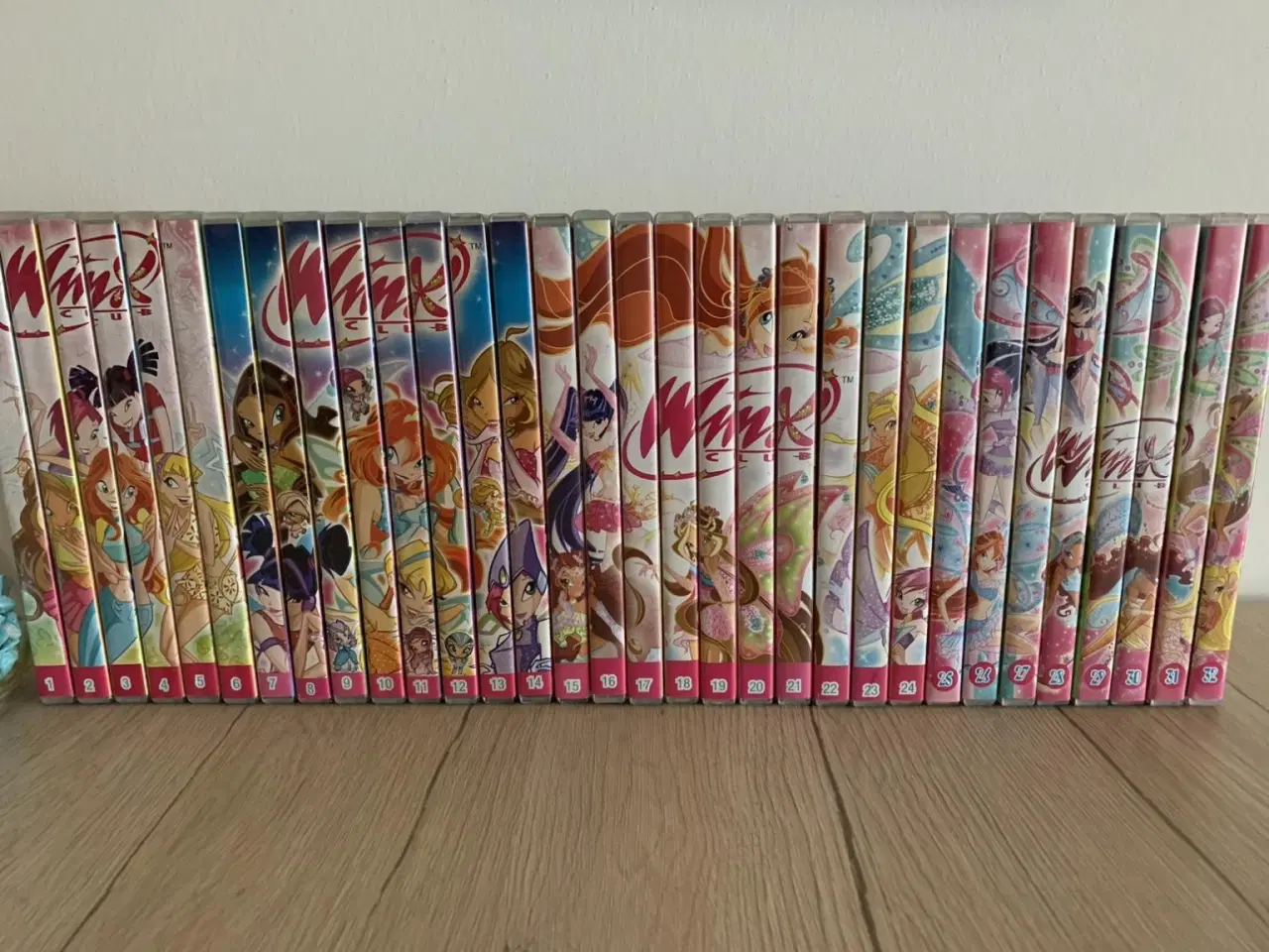 Billede 1 - Søger Winx Club Serie