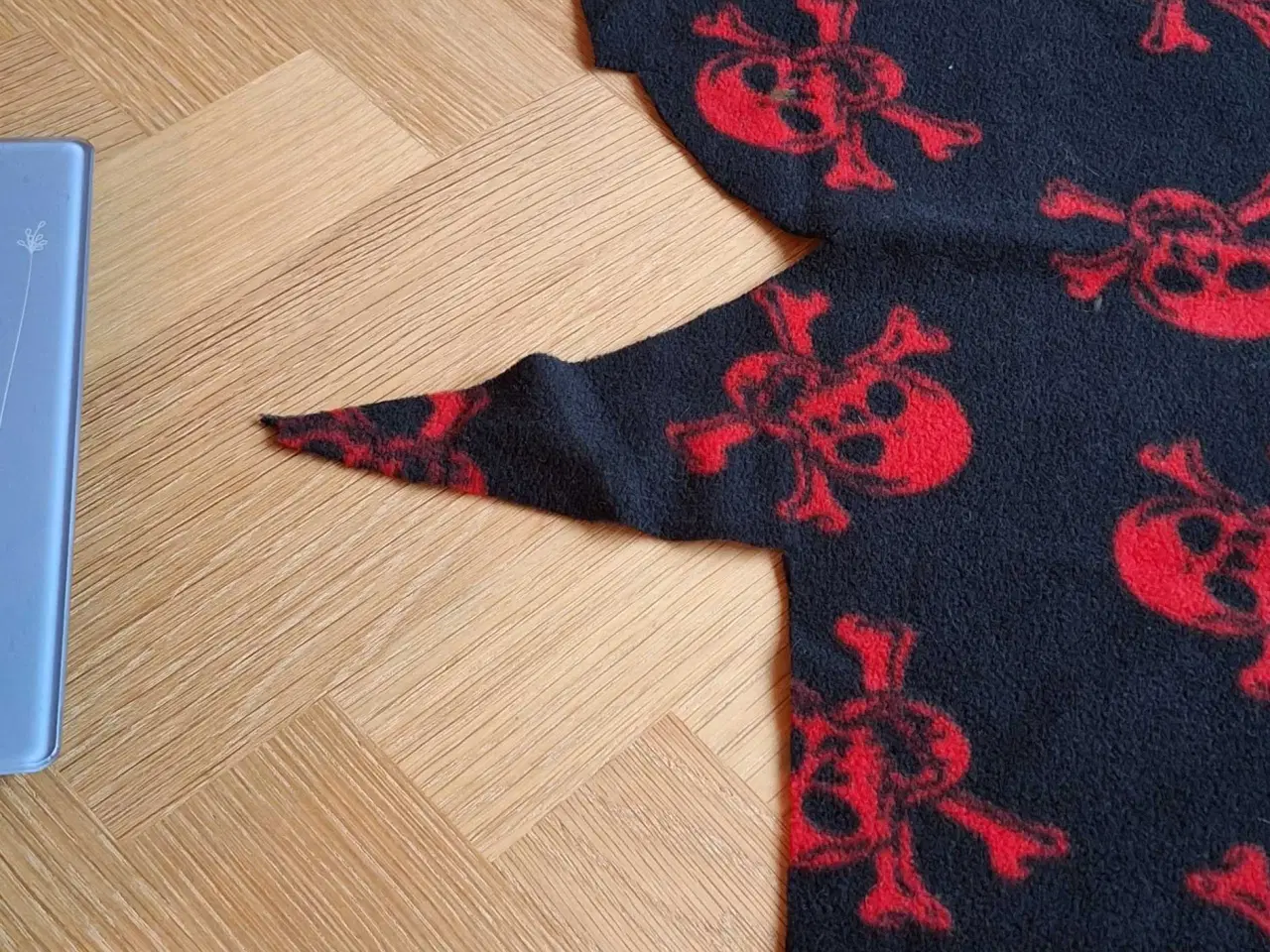 Billede 4 - Fleece med kranier