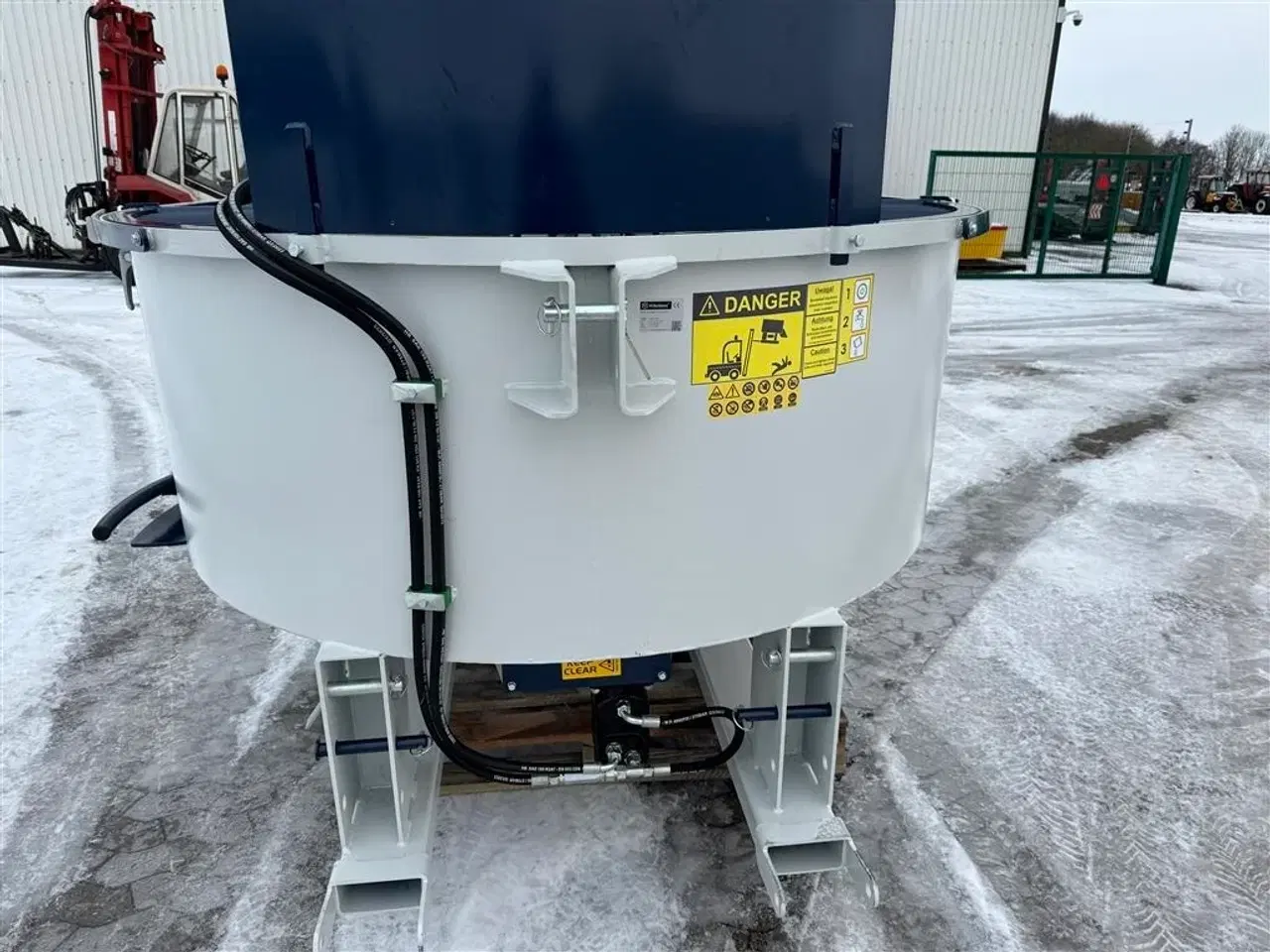 Billede 14 - Agrofyn 1200 liter med hydraulisk træk