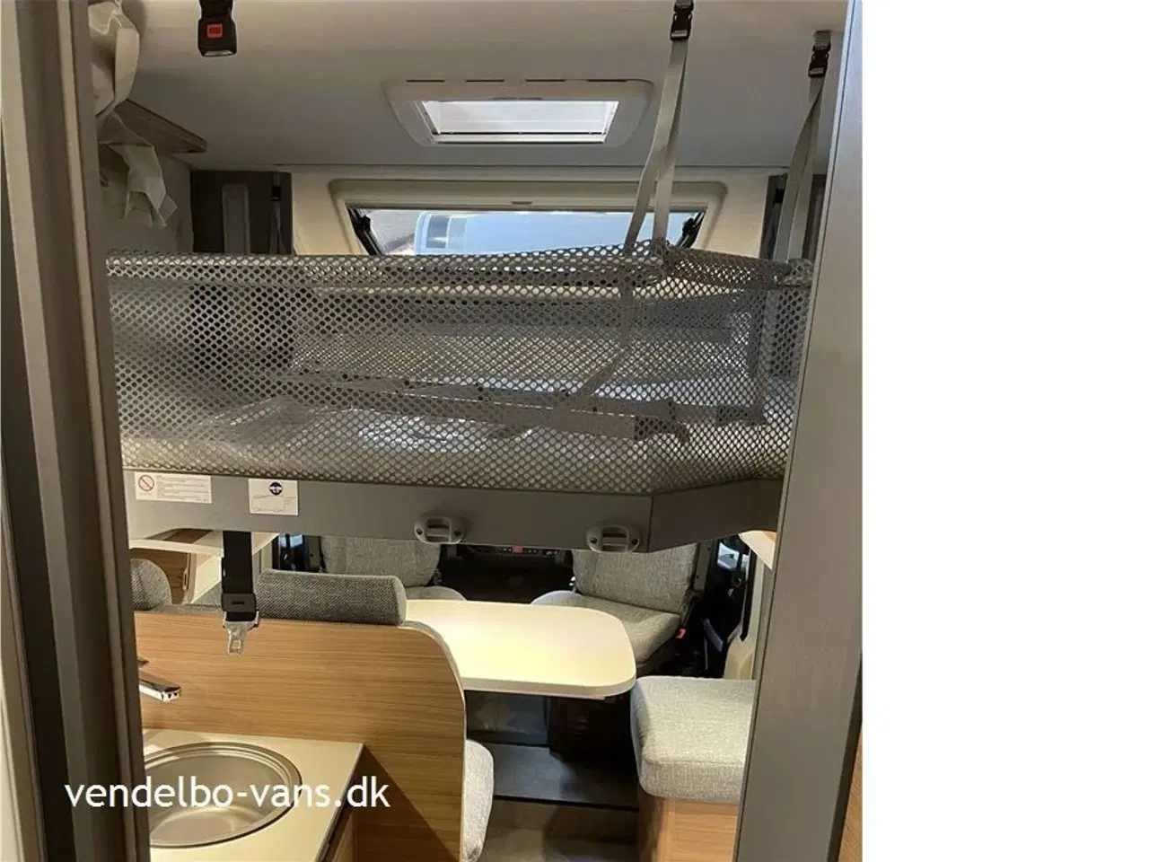 Billede 19 - 2026 - Dethleffs Just T 7052 DBM - 90 Year   Fritstående dobbeltseng med ekstra  stor garage neden under