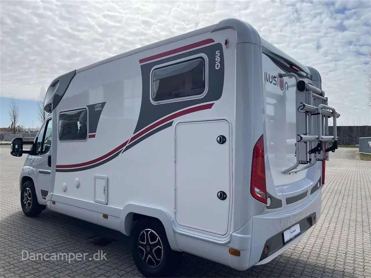 Billede 4 - 2023 - Ilusion   Ilusion XMK 590 Premium, flot lyst interiør, 180 Hk og 9 trins automatgear