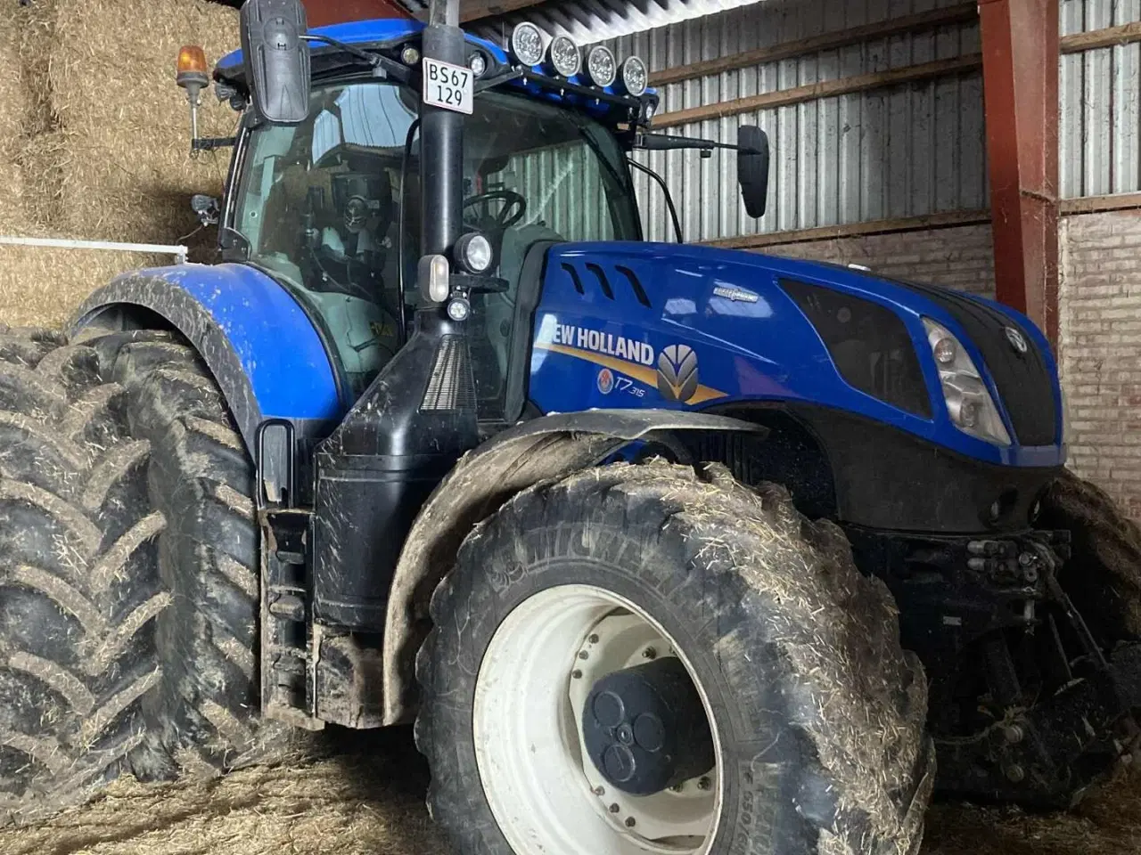 Billede 1 - New Holland T7.315 Gård traktor som er på vej hjem.