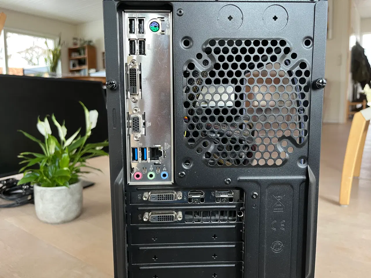 Billede 4 - Stationær PC med skærm, tastatur og mus