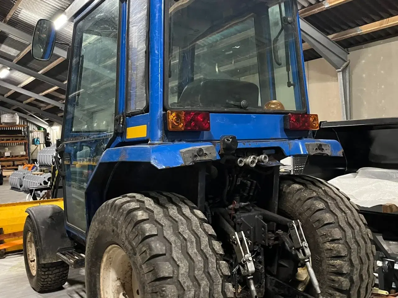 Billede 9 - Iseki 330 Med frontlift, sneplov og lukket kabine