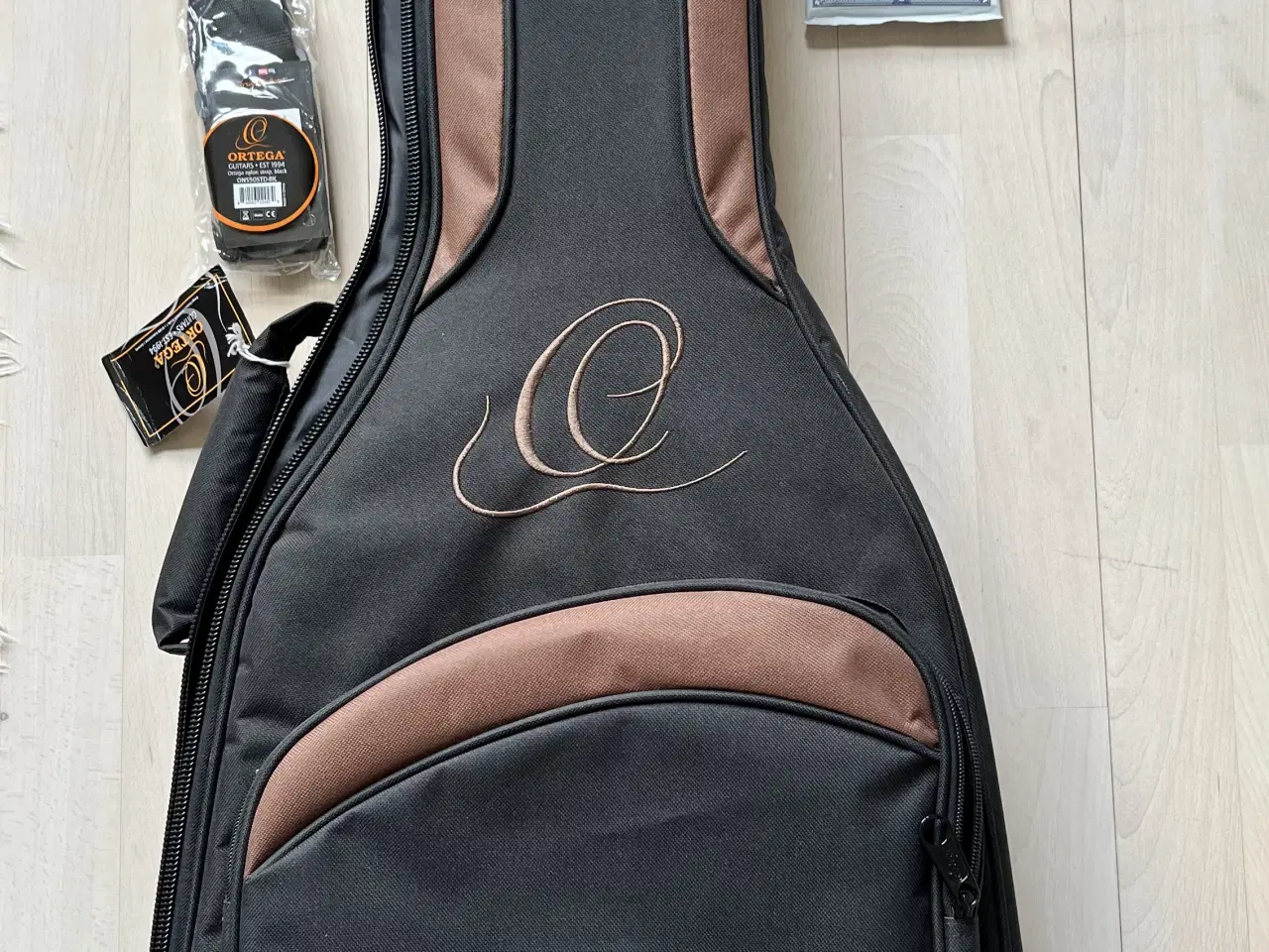 Billede 1 - Ortega gigbag til klassisk guitar