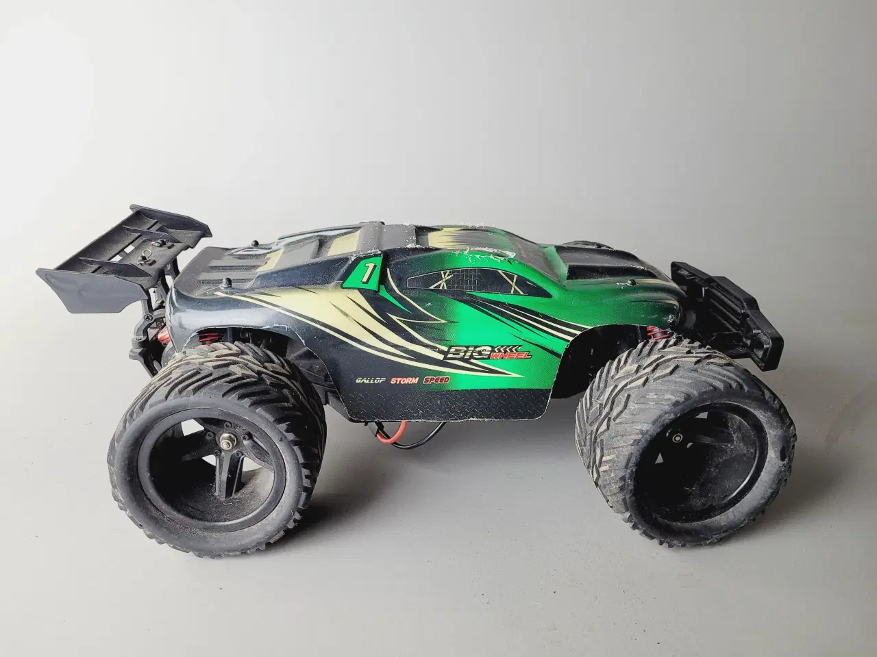 Billede 3 - 🚀 Hurtig RC Bil "Storm Speed" 