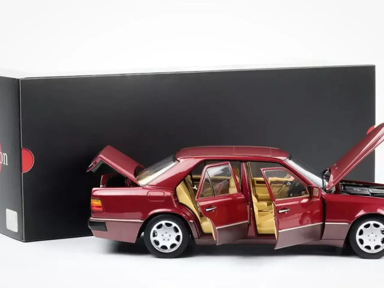 Billede 7 - 1:18 Mercedes 500E W124