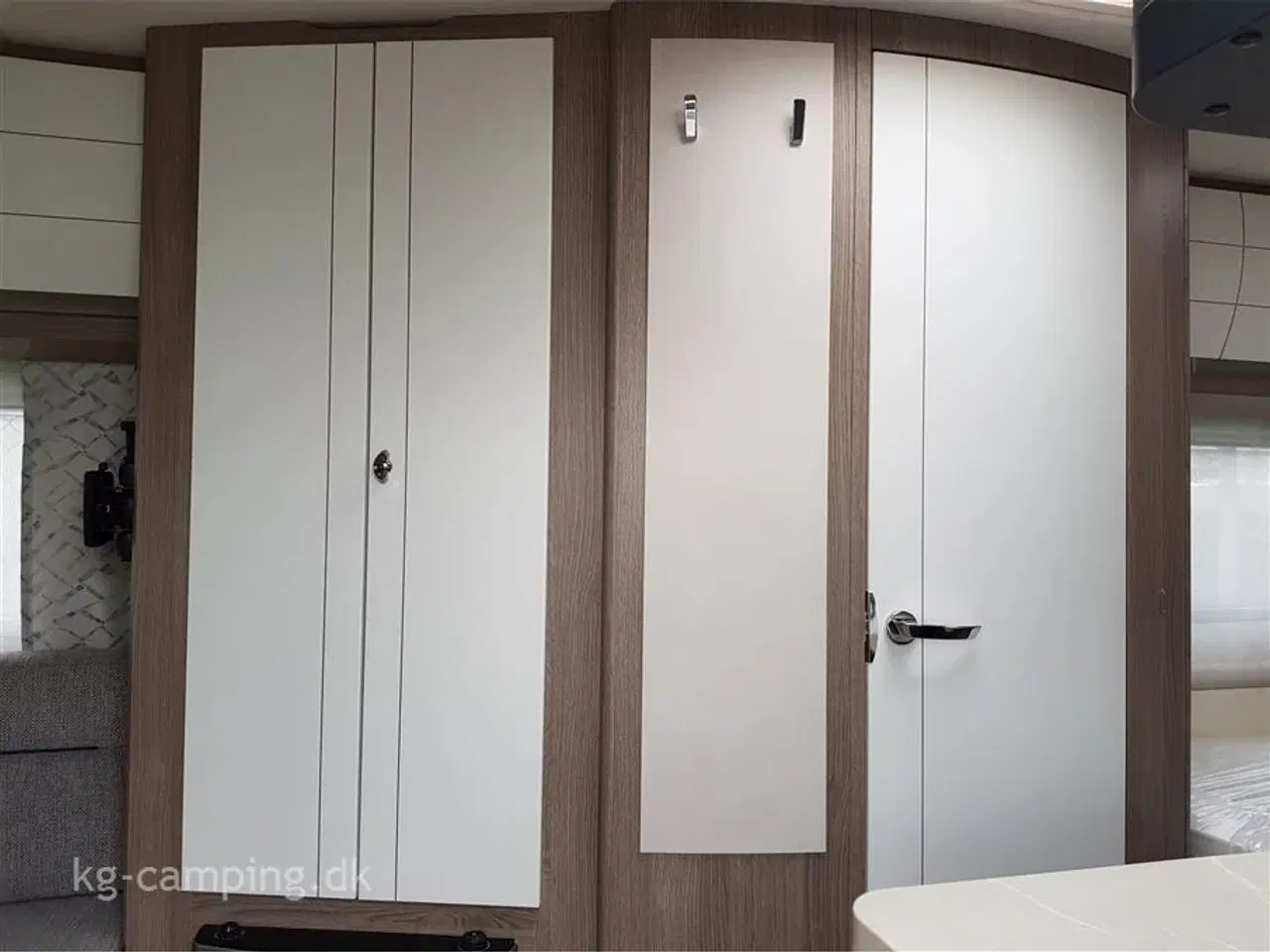 Billede 6 - 2024 - Hobby On Tour 460 DL   2024 model af denne populære rejsevogn med enkeltsenge. Kan opvejes til 1500 KG.