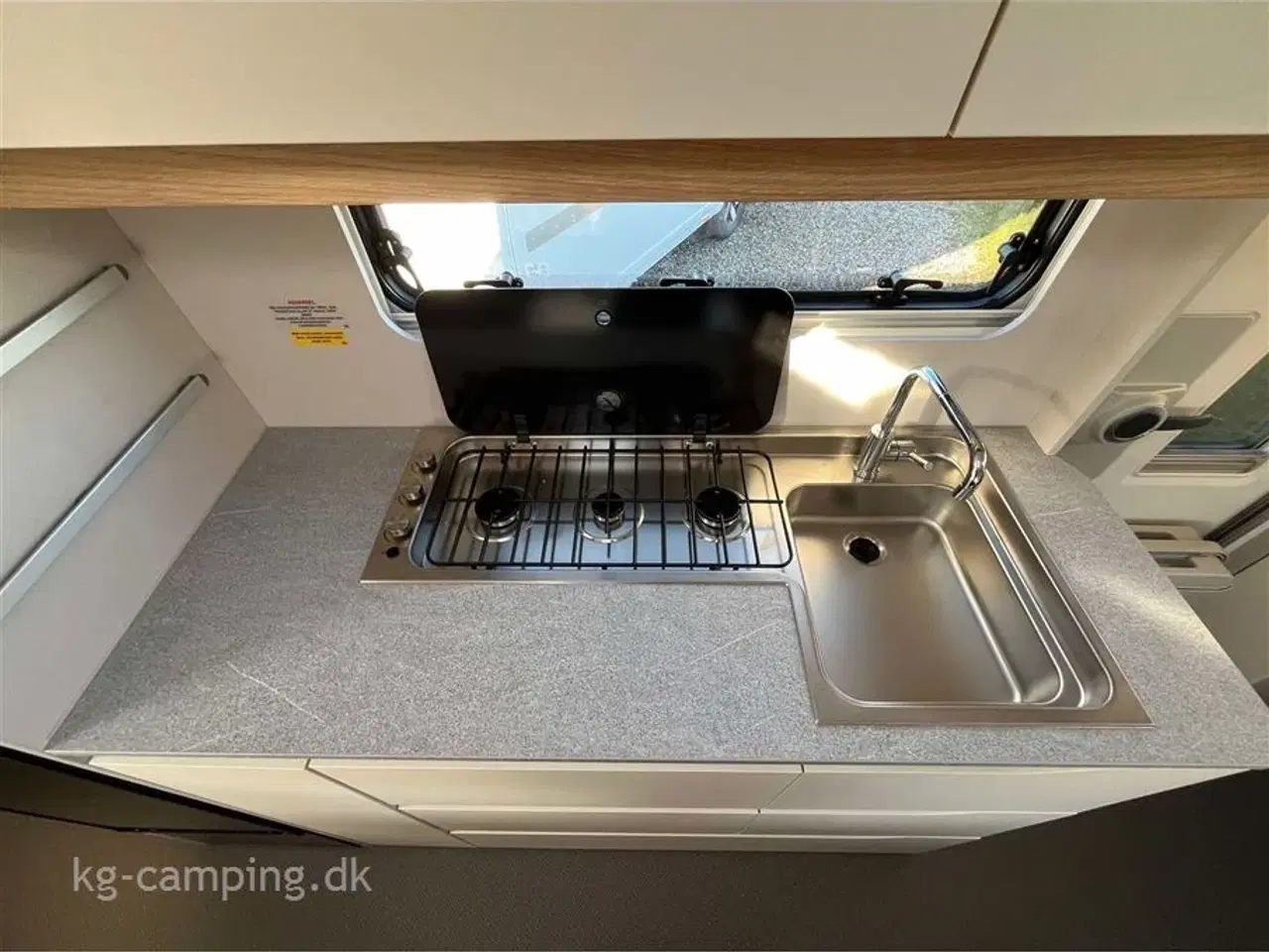 Billede 9 - 2025 - Adria Adora 613 PK Teen Adria Adora 613 PK Teen – 2025 | Perfekt til familien!