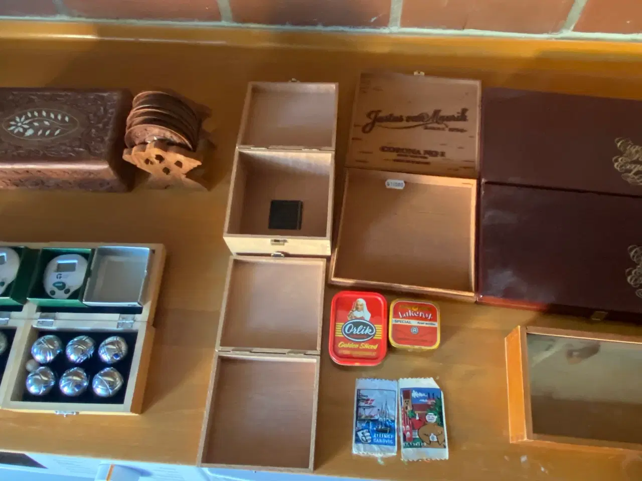 Billede 1 - 5 + 2 cigartrækasser, 2 metal, 2 spil m.m.kr 225,-