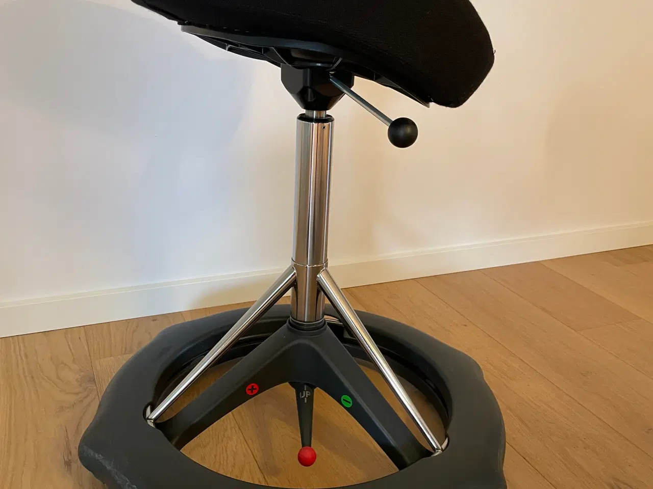 Billede 2 - Backapp sadelstol med hjul