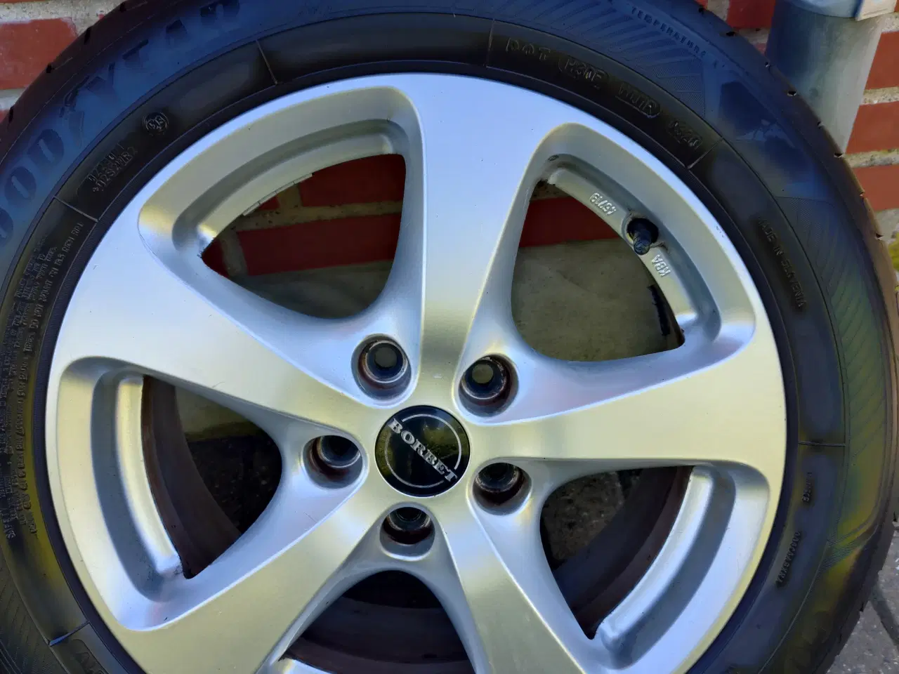 Billede 4 - Borbet alufælge med Goodyear sommerdæk