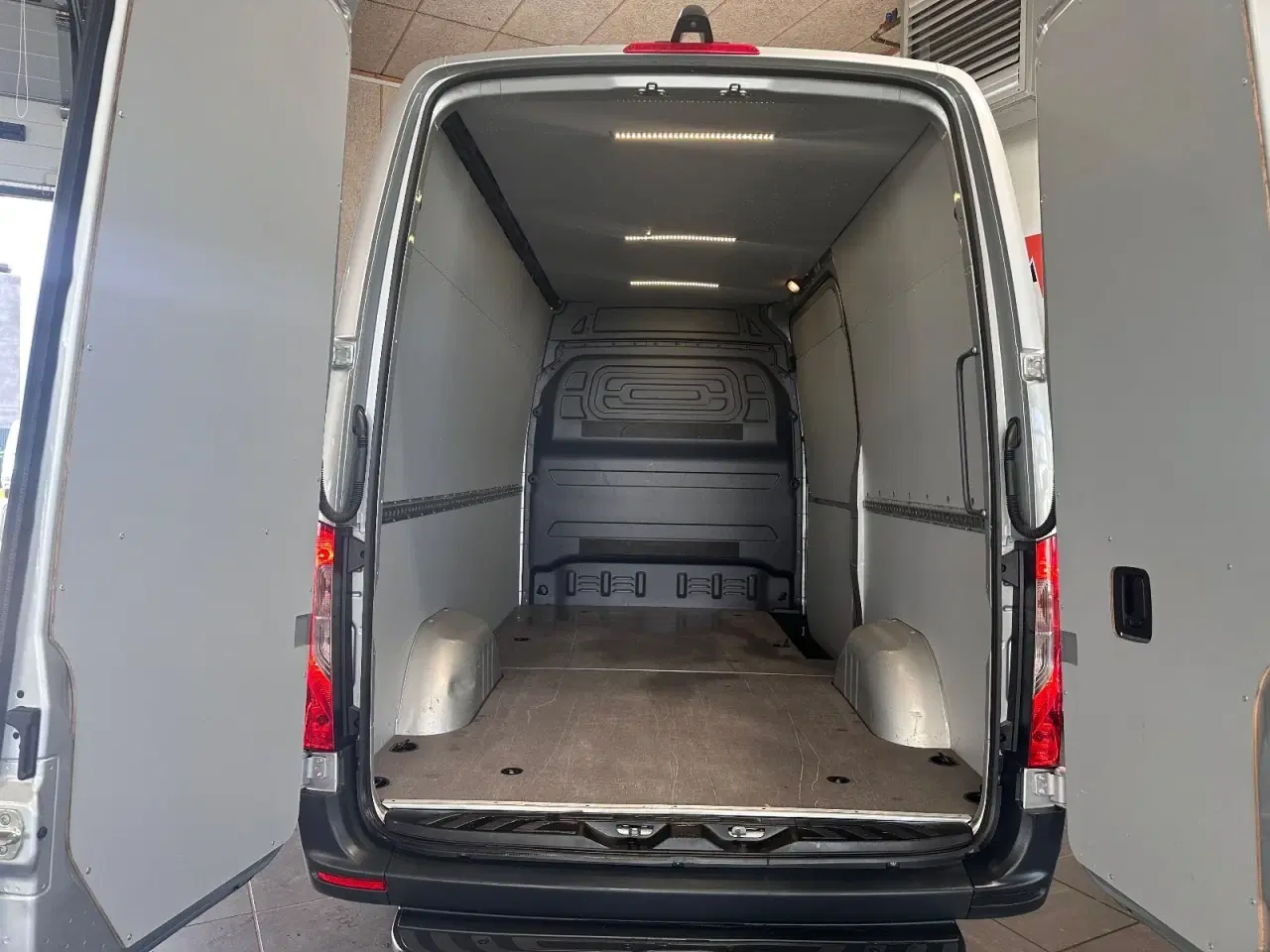 Billede 14 - Mercedes Sprinter 319 3,0 CDi A2 Kassevogn RWD