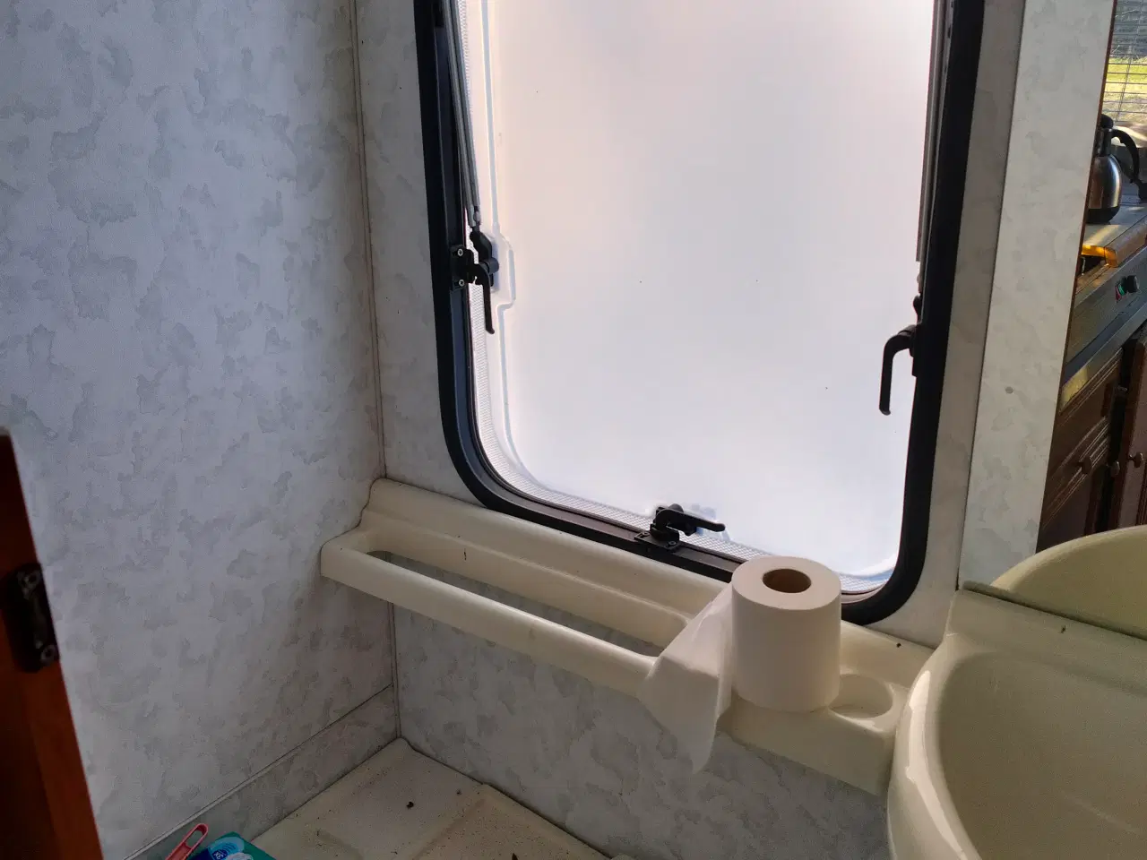 Billede 4 - Campingvogn med mover og enkelt senge