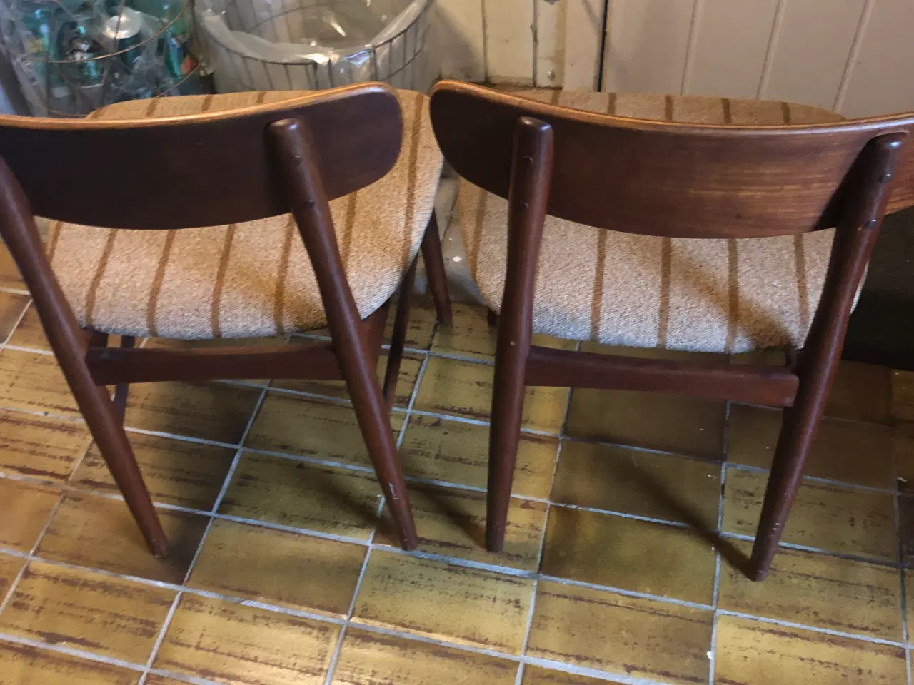 Billede 4 - 2 gamle teaktræsstole