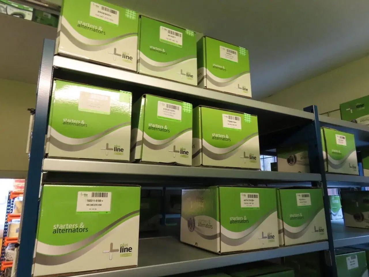 Billede 41 - 16 fag med startere og generatorer