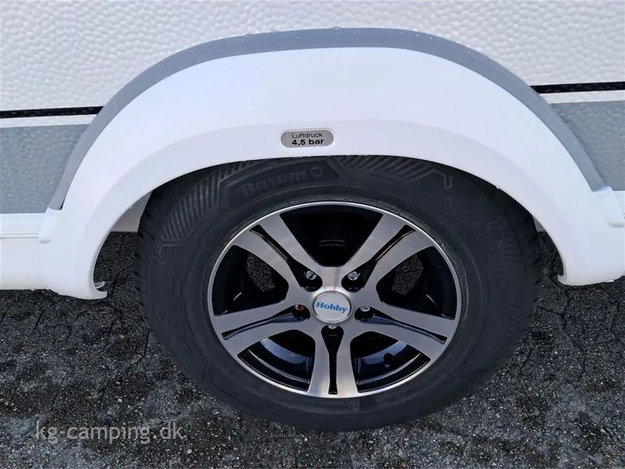 Billede 13 - 2026 - Hobby De Luxe 460 LU   Ny 2026 model fra HOBBY med enkeltsenge - Kan opvejes til 1500 kg.