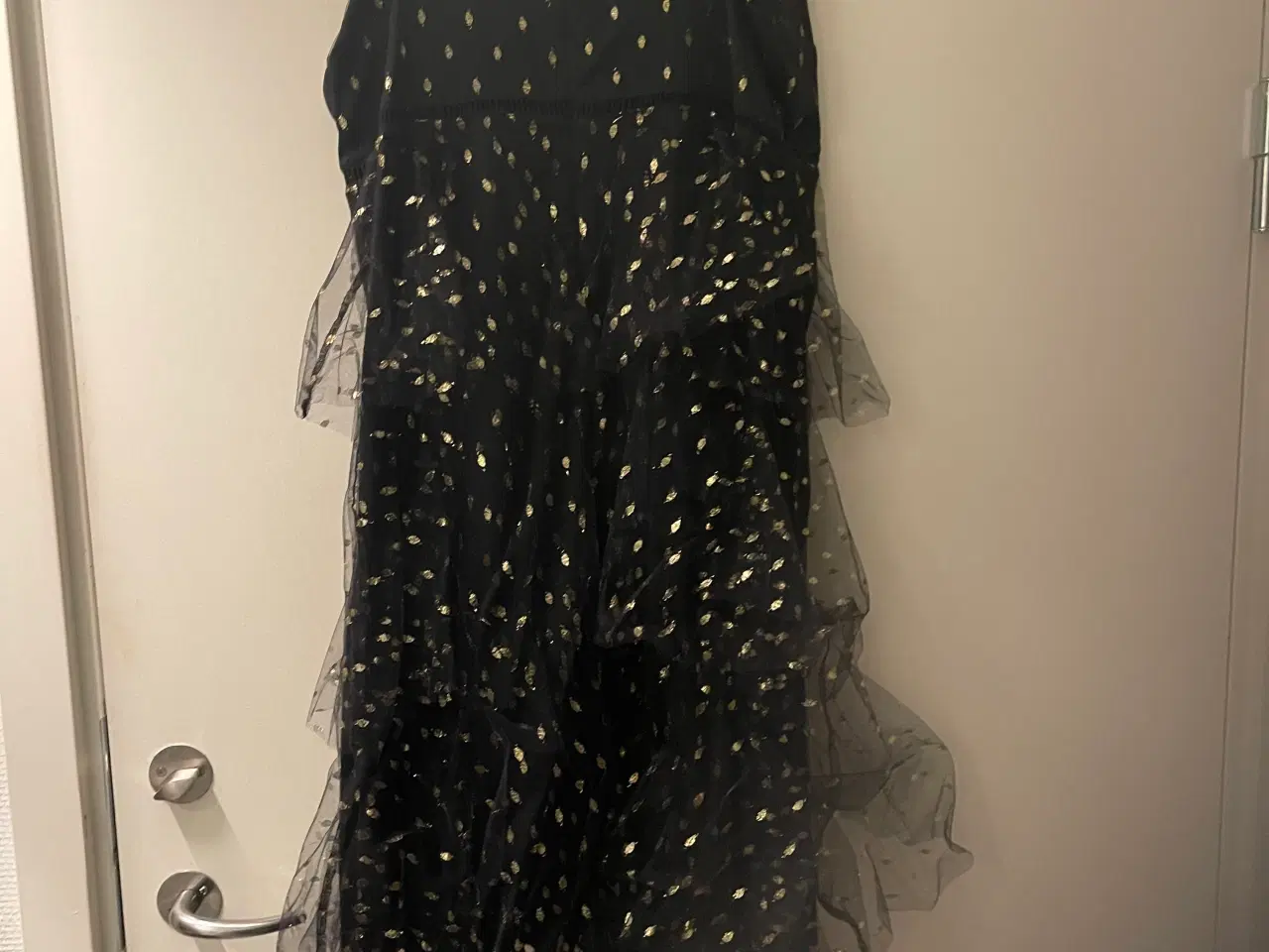 Billede 1 - Flot Selskabskjole til Nytår