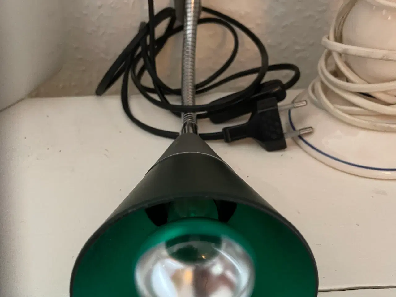 Billede 3 - 4 lamper. I alt 100kr. Sælges ifm flytning.