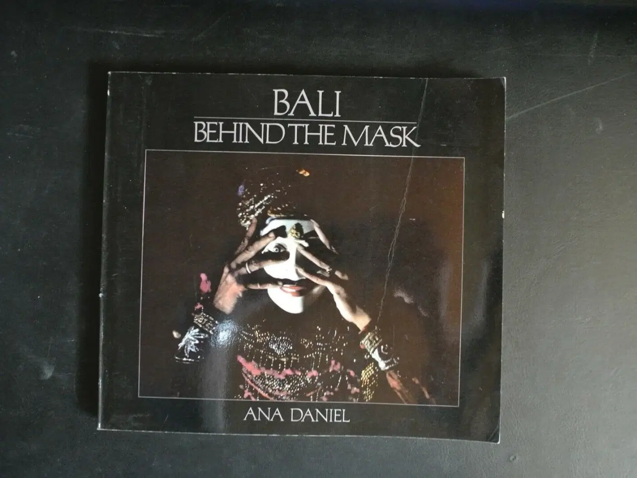 Billede 1 - bali behind the mask, by ana daniel