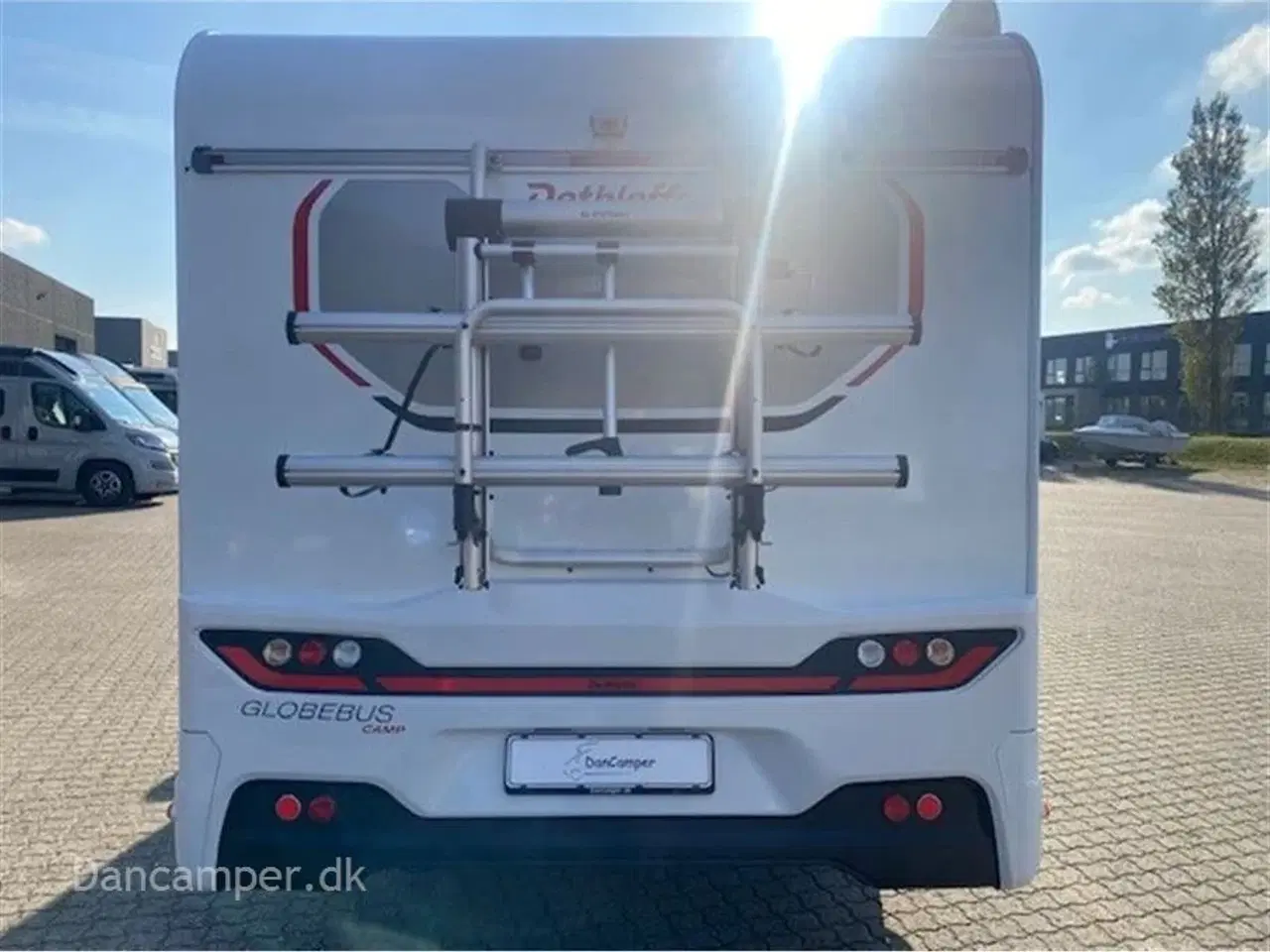 Billede 3 - 2025 - Dethleffs Globebus Camp T4   Flot slim line med 8-trins automatgear, 140 Hk, populær og meget rummelig trods sin længde på kun 6,63 m og 2,20 m i bredden