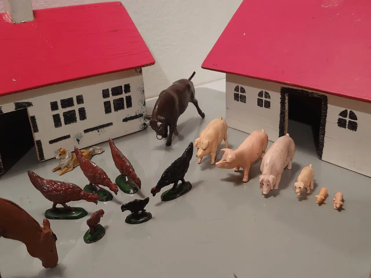 Billede 3 - Reisler træ bondegård m.22 attraktive dele.Ca 1960