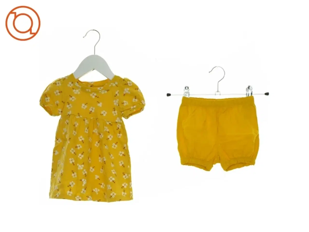 Billede 1 - Sæt med kjole og shorts fra VRS (str. 68 cm)