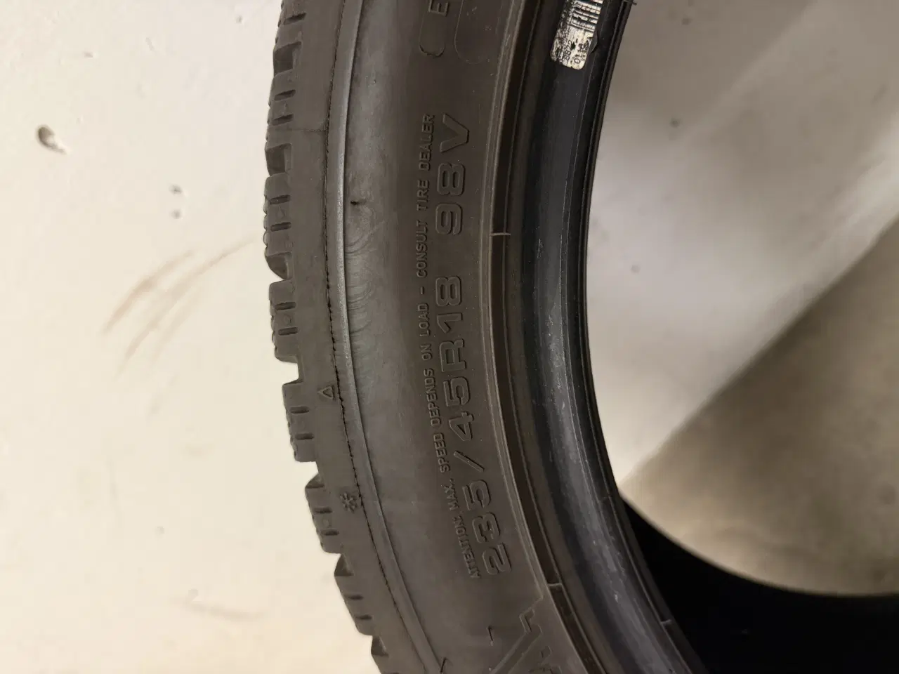 Billede 3 - Vinterdæk – 235/45 R18 – Perfekt stand