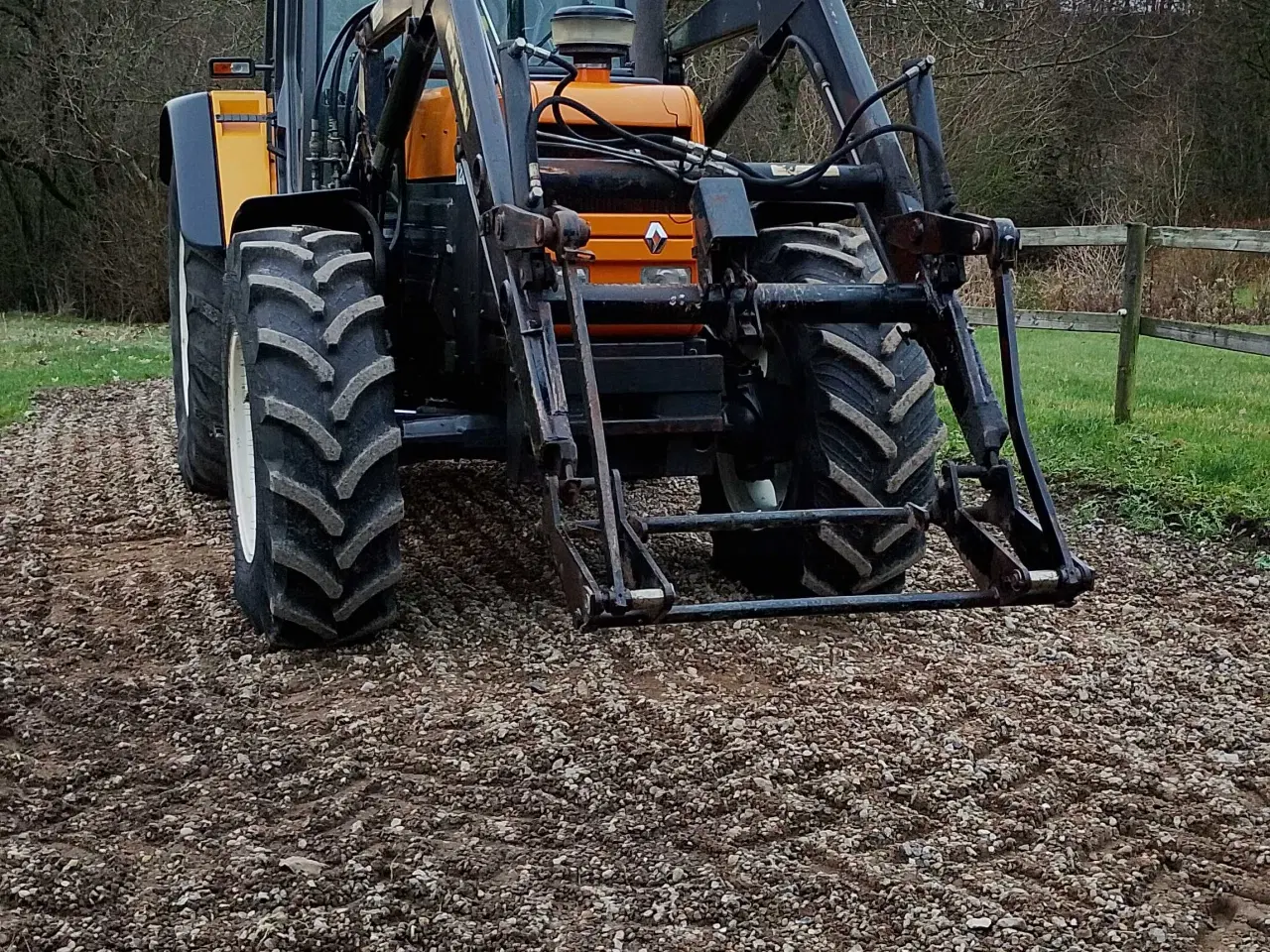 Billede 4 - Renault 120-54 traktor med Stoll frontlæsser 