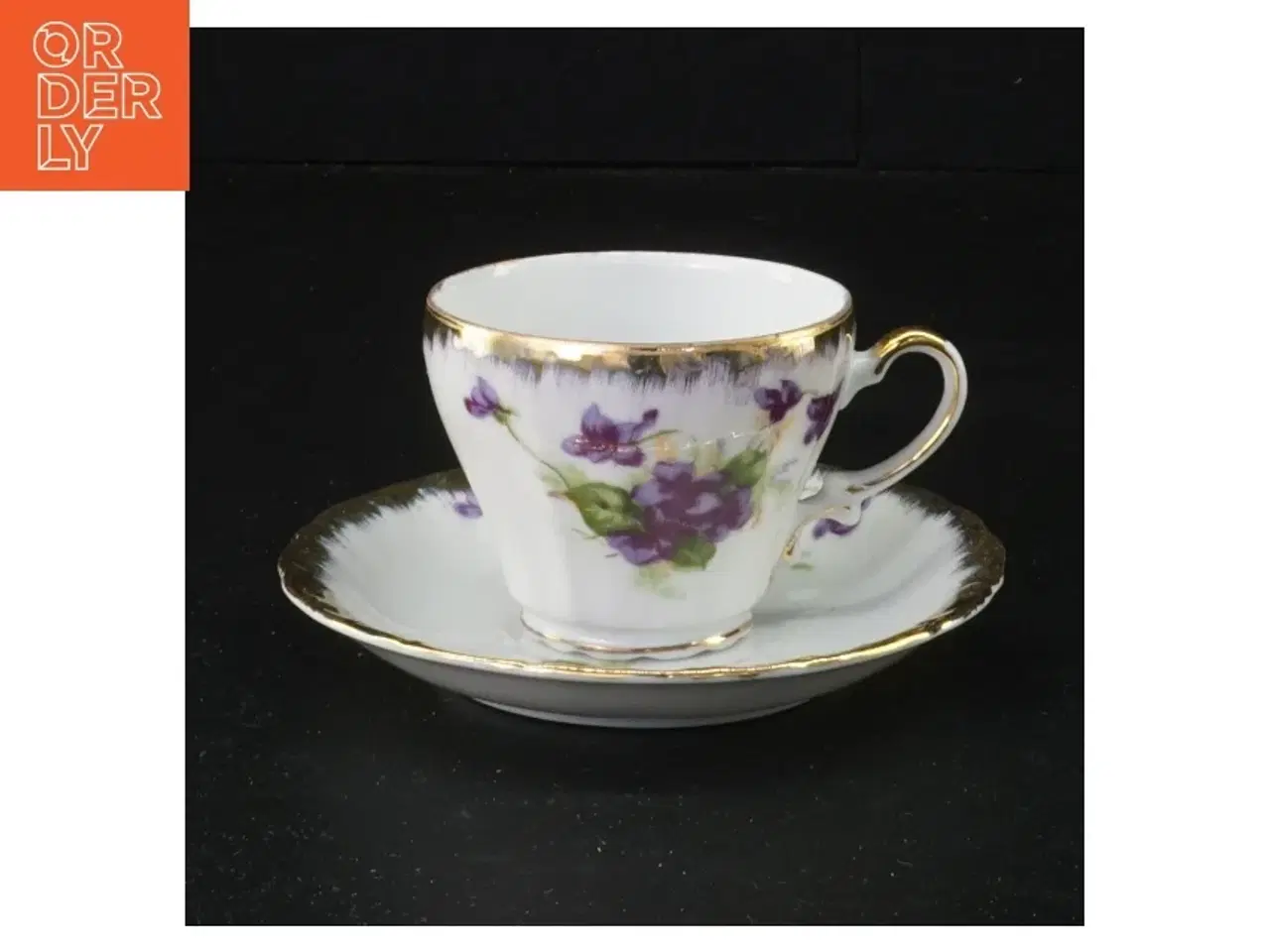 Billede 1 - Porcelænste kop og underkop med blomstermotiver fra Lucky (str. 11 x 6 cm)